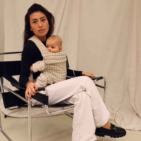 Baby carrier - Beige with houndstooth pattern